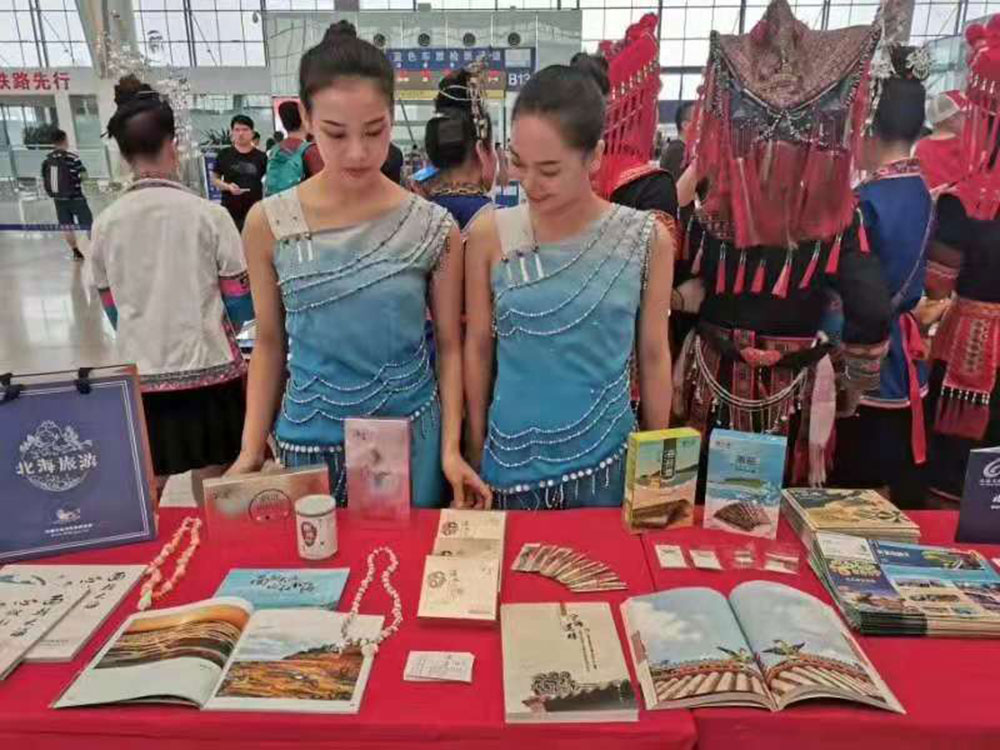 搭乘首發(fā)高鐵，海真珠珍珠粉抵達(dá)東方明珠